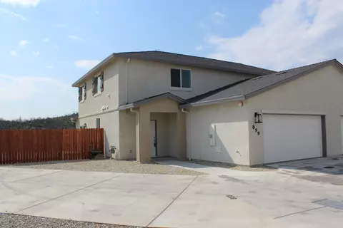 899 Congaree Ln, Redding, CA 96001