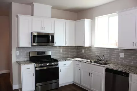 899 Congaree Ln, Redding, CA 96001 photo 2