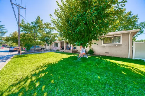 2758 Yana Ave, Redding, CA 96002 photo 2