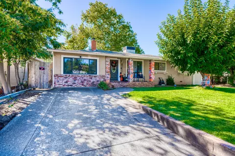 2758 Yana Ave, Redding, CA 96002 photo 3