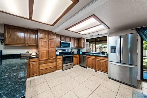 2758 Yana Ave, Redding, CA 96002 photo 10