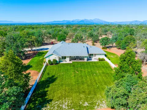 21300 Ramblewood Ln, Redding, CA 96002 photo 3