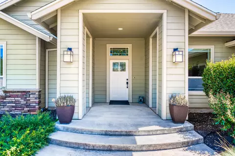 21300 Ramblewood Ln, Redding, CA 96002