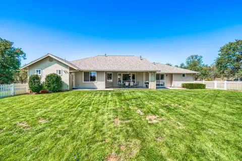 21300 Ramblewood Ln, Redding, CA 96002 photo 2
