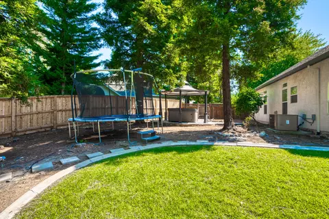 2030 Dream St, Redding, CA 96001 photo 70
