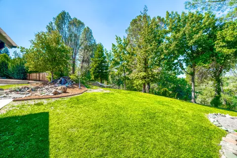 2030 Dream St, Redding, CA 96001 photo 74