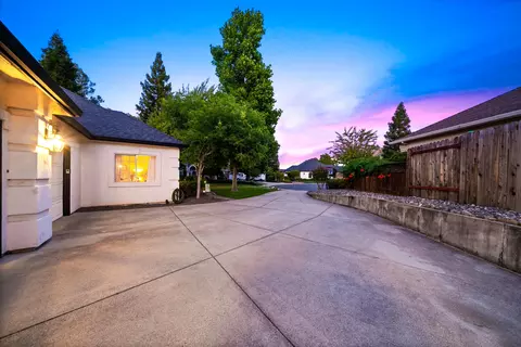 2030 Dream St, Redding, CA 96001 photo 97