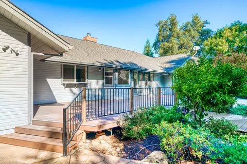 4251 Saratoga Dr, Redding, CA 96002 photo 36