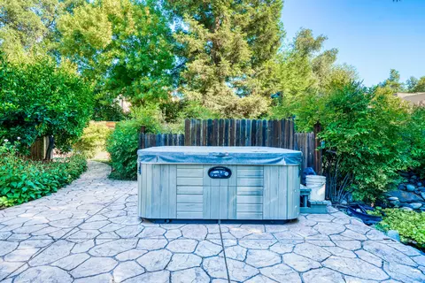 4251 Saratoga Dr, Redding, CA 96002 photo 38