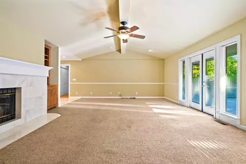 4251 Saratoga Dr, Redding, CA 96002 photo 7