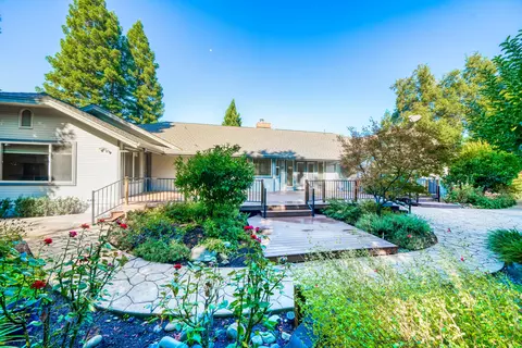 4251 Saratoga Dr, Redding, CA 96002 photo 34