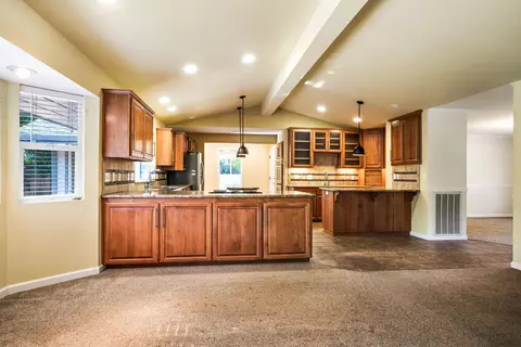 4251 Saratoga Dr, Redding, CA 96002 photo 8