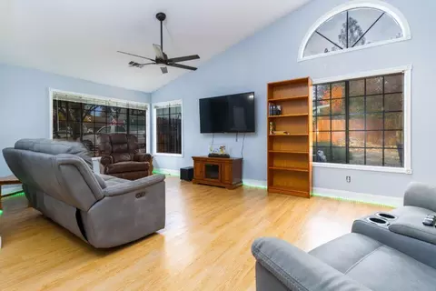1107 Edgewood Dr, Redding, CA 96003 photo 6