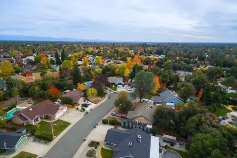 1107 Edgewood Dr, Redding, CA 96003 photo 52