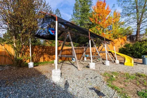 1107 Edgewood Dr, Redding, CA 96003 photo 35