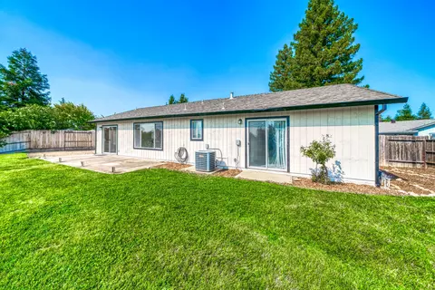 1894 Whistling Dr, Redding, CA 96003 photo 12