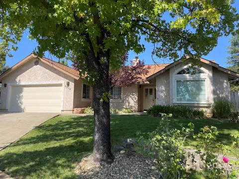 5216 Mica Ct, Redding, CA 96003