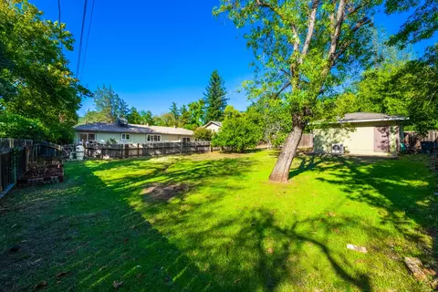 1417 Carter Way, Redding, CA 96002 photo 24