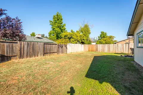 2404 Celestial St, Redding, CA 96002 photo 17