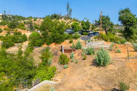 15902 Ganim Ln, Redding, CA 96001 photo 3