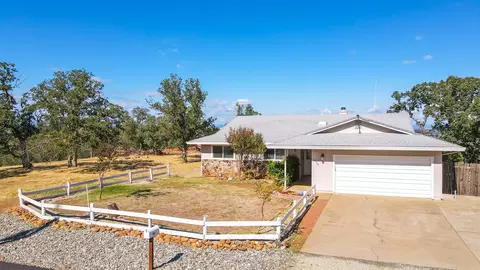 22482 Cloud Creek Pl, Lake California, CA 96022