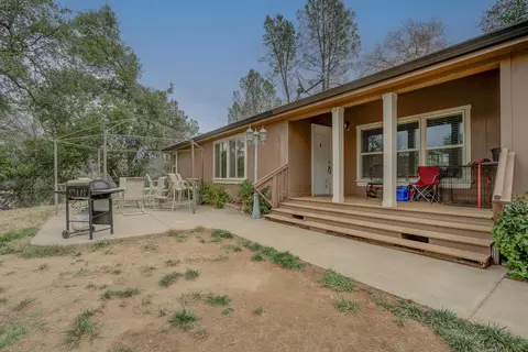 20058 Jacrene Ln, Redding, CA 96003 photo 2