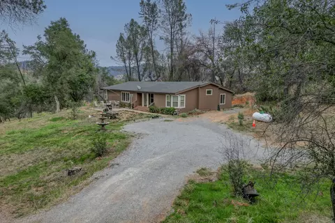 20058 Jacrene Ln, Redding, CA 96003