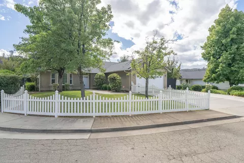 4553 Shannon Pl, Redding, CA 96001