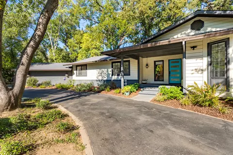 9847 Oriole Ln, Palo Cedro, CA 96073