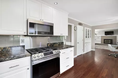 Kitchen - 8471 Churn Crk Rd, Redding, CA 96002 photo 5 of 5
