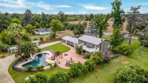 8471 Churn Crk Rd, Redding, CA 96002