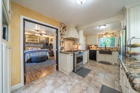 22088 Reading Dr, Anderson, CA 96007 photo 21