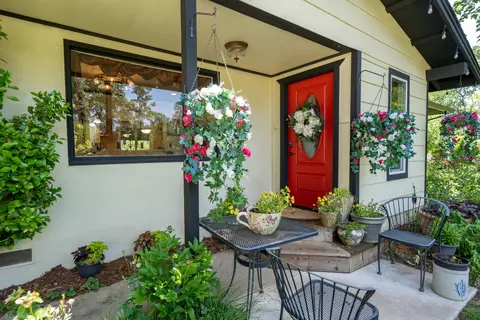 22088 Reading Dr, Anderson, CA 96007