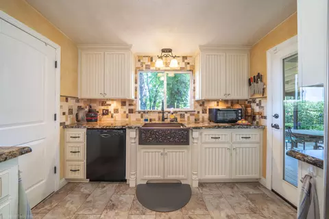 22088 Reading Dr, Anderson, CA 96007 photo 23