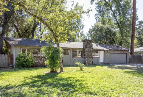 5980 Emerald Ln, Redding, CA 96001