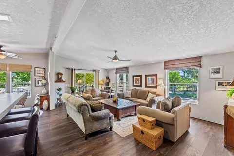 21092 Hackett Ln, Redding, CA 96003 photo 3