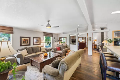 21092 Hackett Ln, Redding, CA 96003 photo 4