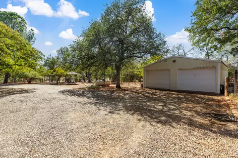21092 Hackett Ln, Redding, CA 96003 photo 2