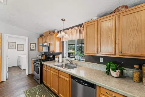 21092 Hackett Ln, Redding, CA 96003 photo 6