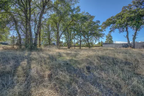 11104 Rhyolite Dr, Redding, CA 96003