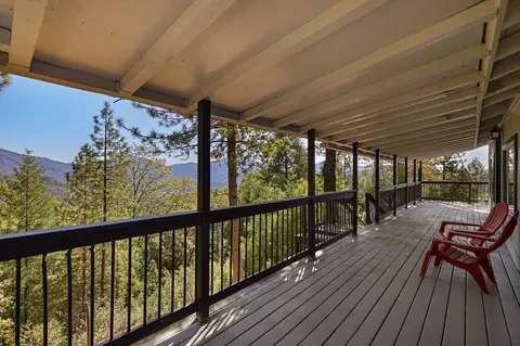 20741 Kardell Estates Rd, Lakehead, CA 96051