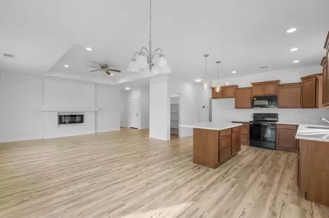 1363 Fitz Pl, Redding, CA 96003 photo 3