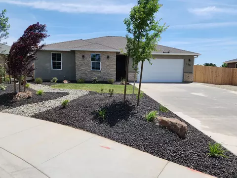 1363 Fitz Pl, Redding, CA 96003
