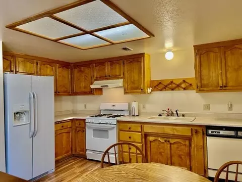 3651 Lake Forest Dr, Redding, CA 96003 photo 2