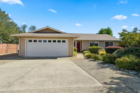 2976 Starlight Blvd, Redding, CA 96001