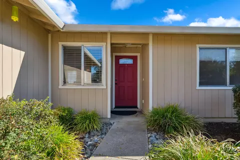 2976 Starlight Blvd, Redding, CA 96001 photo 4