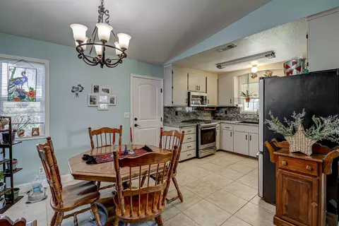 3734 Lake Forest Dr, Redding, CA 96003 photo 6