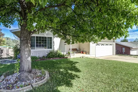3734 Lake Forest Dr, Redding, CA 96003 photo 2