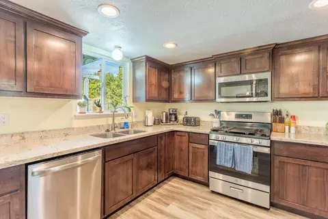 936 Bahama Ct, Redding, CA 96003 photo 6