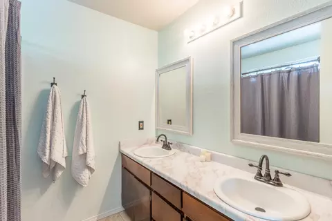 936 Bahama Ct, Redding, CA 96003 photo 8